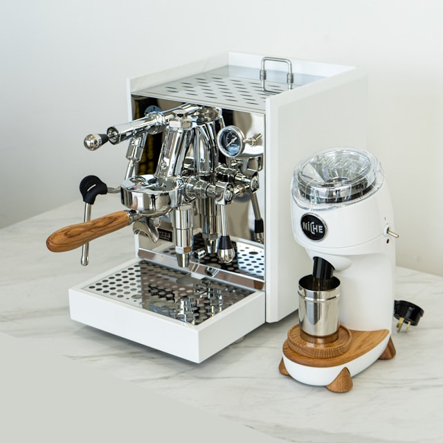 เครื่องชงกาแฟเอสเพรสโซ่ (ESPRESSO MACHINE)