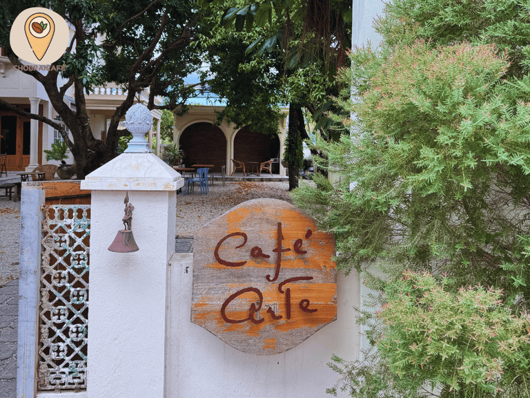หน้าร้านคาเฟ่-Cafe-Arte-Arte-House